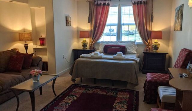 Cozy 1 bedroom on the creek 15 min drive to State College