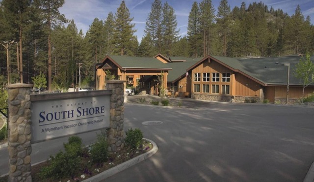 Cozy 2-bedroom condo in lovely Zephyr Cove with AC near lake and state park