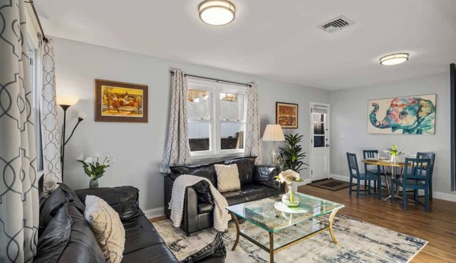 Cozy 3BR w Parking, near NYC in Hackensack