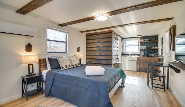 Cozy Arkansas Getaway ~ 4 Mi to Siloam Springs!