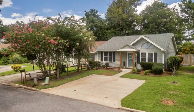 Cozy & Convenient 2BR/2BA Townhome in Warner Robins