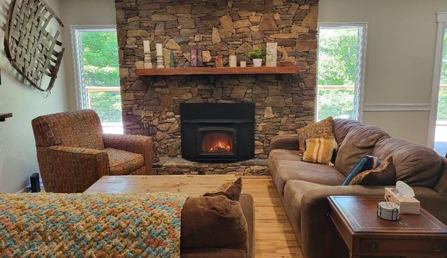 Cozy Mountain Home close to Brevard and 2 state parks-Pisgah & DuPont