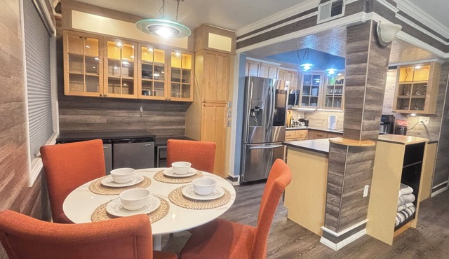 Cozy, tasteful 2bd 2ba condo in beautiful Tempe walking distance to ASU & Mill in Tempe