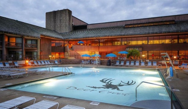Deer Creek State Park Lodge and Conference Center in Crownover Mill