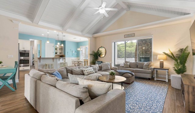 Dream Beach Haven Rambler, Heated Pool, Steps to Beach in St. Augustine