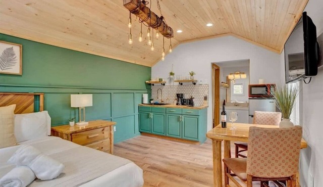 Elements Modern Cabin | Poconos Pickleball Firepit in Barrett Township