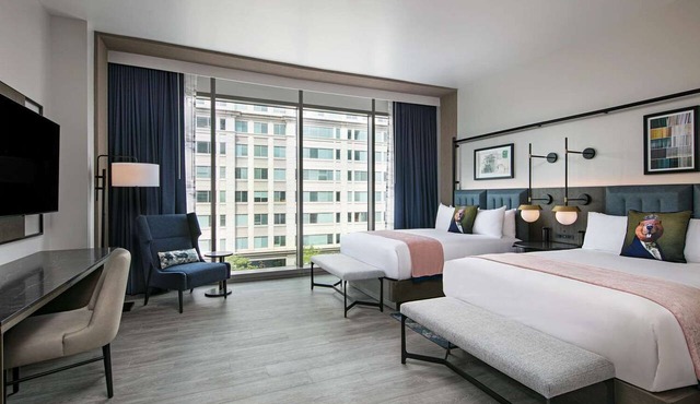 Enjoy a Hassle-Free Stay! 2 Contemporary Units, DC Landmark View, Pet-friendly! in Washington