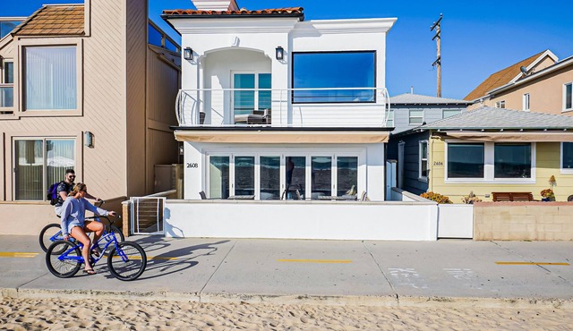 Entire Boardwalk Home on the Beach in Newport Beach with Beautiful Views in Newport Beach