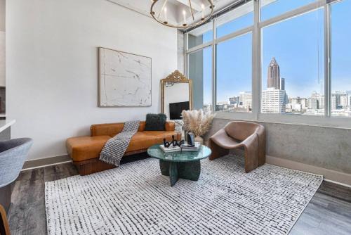 Executive Downtown Atlanta Condo Steps From Dragon Con and Convention Center Plus Free Parking in Atlanta