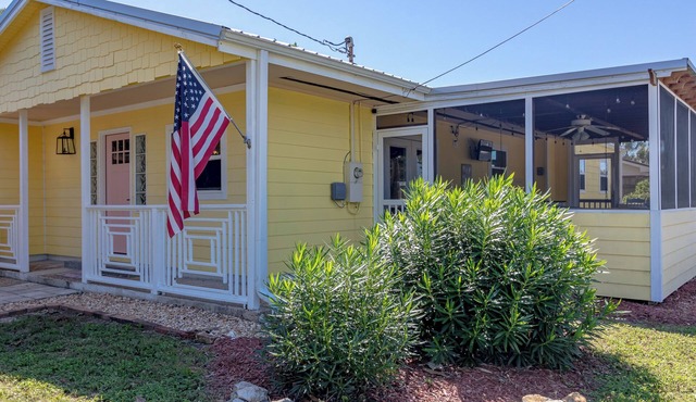 Fall Dates Available! Book Now! Short Walk to Beach! in Panama City Beach