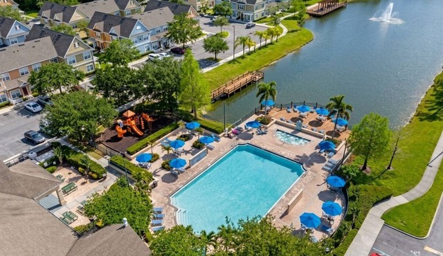 Family home with a pool · 20 minutes from Disney in Kissimmee