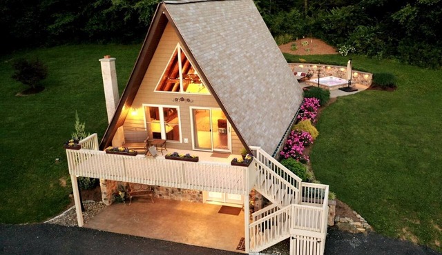 Fantastic A-Frame Cabin for a Couples' Getaway near Robesonia, Pennsylvania in Robesonia