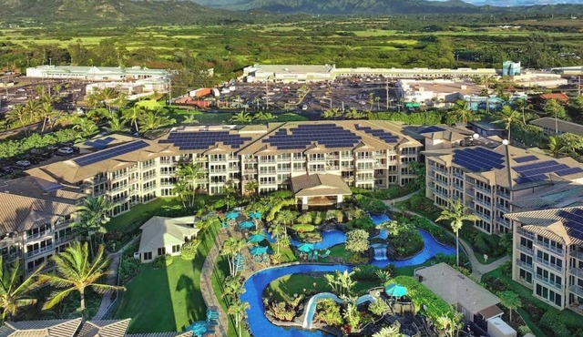 G305 - 2 BR Suite in Kapaa - Sleeps 6, Full Kitchen, AC, Pool, Waterslides, Fun!