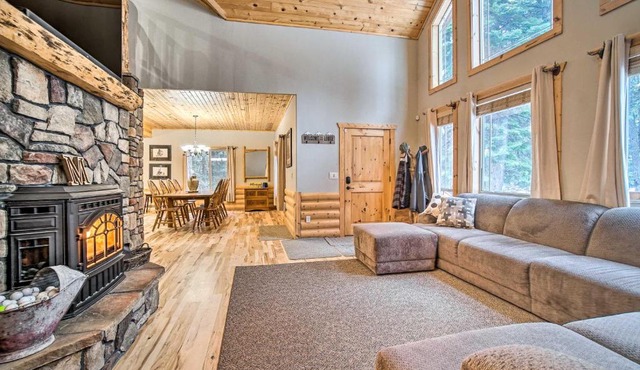 Garden Valley Cabin w/Loft & Large Deck! in Crouch