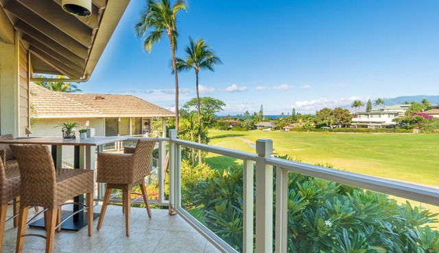 Gorgeous Luxury Ocean View Top Floor Corner Unit, AC, Pool, Free Parking, Wifi
