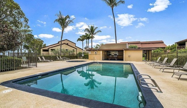 Ground-floor condo steps to pool, spa & BBQ. Paradise!