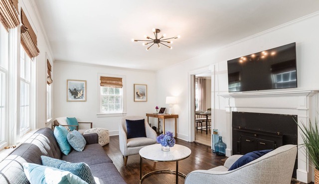 GVL Hidden Gem- Near Downtown; Business, Family, and Pet friendly; Quiet N’hood!