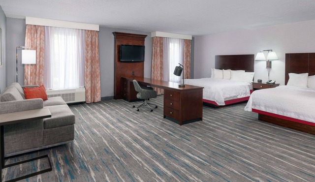 Hampton Inn & Suites Orlando Airport @ Gateway Village