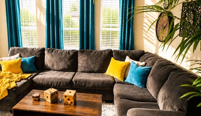 Hello sunshine Stylish Retreat Private Garage 3 miles MCO