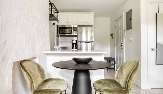 Hip E Village Studio w/W/D nr Tompkins Sq Park, by Blueground in New York