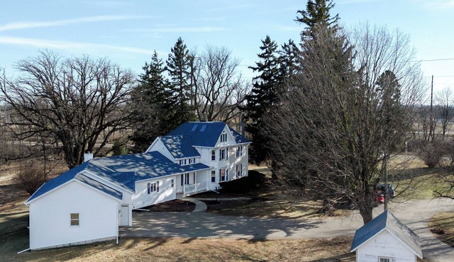 Historic Driftless Farmhouse ~ Military Ridge Retreat in Mount Horeb