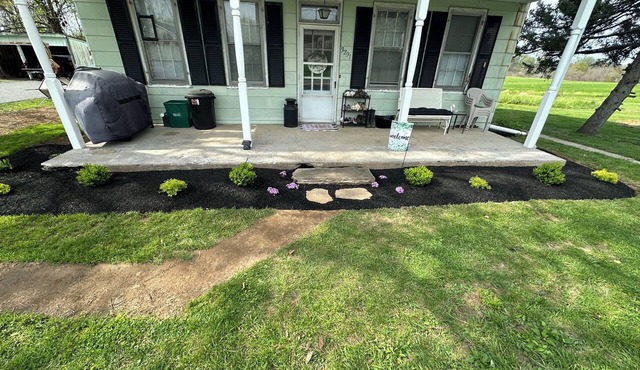 Historic Farmhouse on 7 acres in Elizabethtown