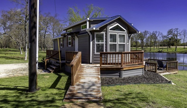 Intimate Chic Cabin Suitable for Four with Private Deck in Texas in Yantis