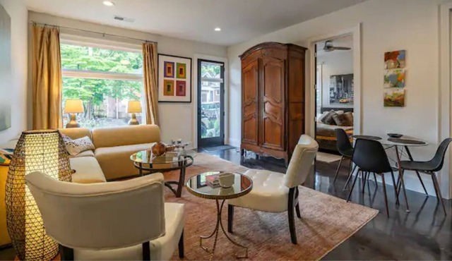 IntownPied-a-terre CandlerPk-artsy, walkable, new in Atlanta