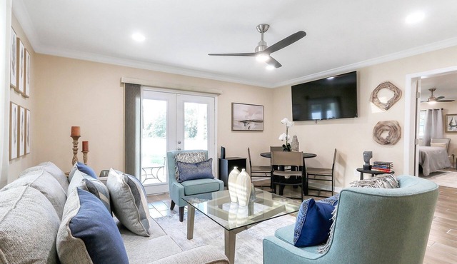 King Bd | Fenced Yard | Covered Patio | Fast Wi-Fi in Orlando