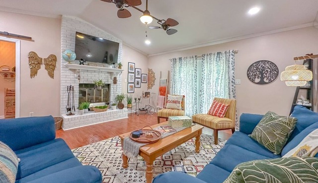 King bed-Office-Pets-Fenced Yard-Fast WiFi in Tallahassee