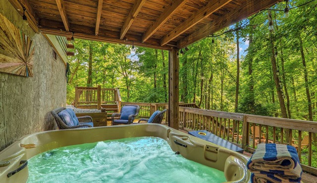 Knotty by Nature - Hot tub, fire pit, dog friendly, Rumbling Bald Resort Amenities