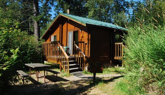 La Conner Camping Resort Beach Cabin 1