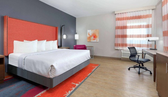 La Quinta Inn & Suites by Wyndham Lakeway in Lakeway