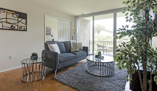 Landing | Stylish 1BD, Pool, Gym in Greenbelt