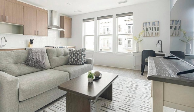Landing | Stylish 1BD, Gym, Pool
