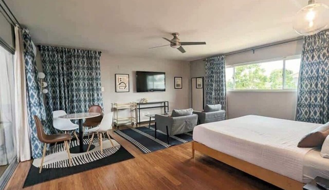 Large 4BR House Near LAX, Beaches & LA Stadiums