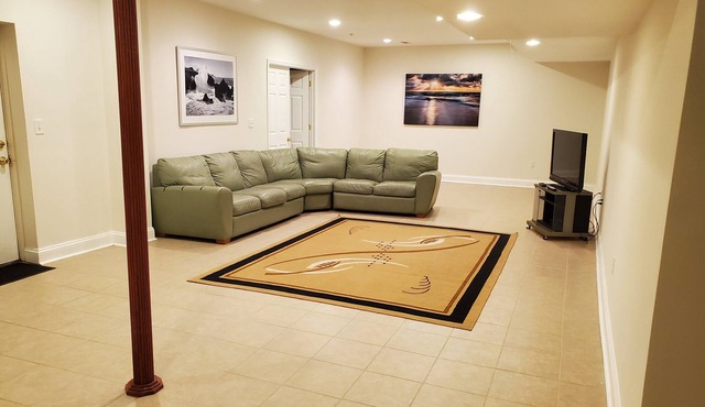 Large Apartment Unit available, great amenities in Silver Spring