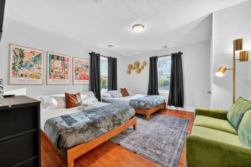 Large Studio in Center City that Sleeps 4 with Fast Wifi in Philadelphia