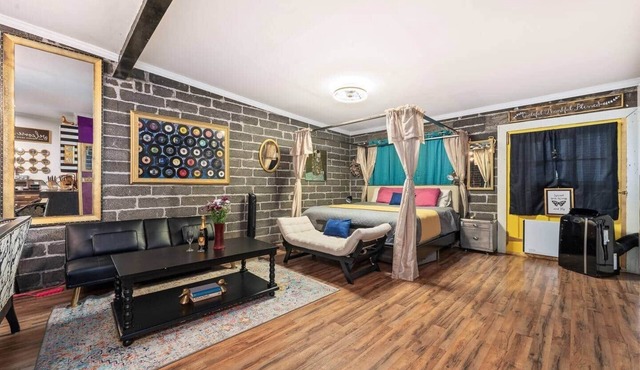 Lavish Loft Open Concept Condo Close to Capitol in Harrisburg