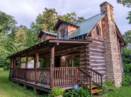 Log Cabin Getaway in the RRG