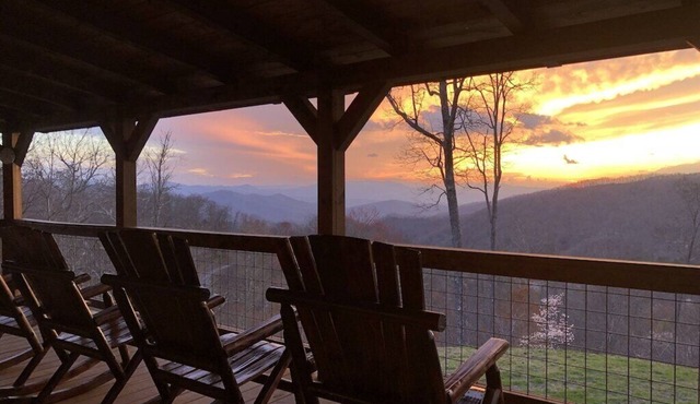 Lookout Lodge in Bryson City