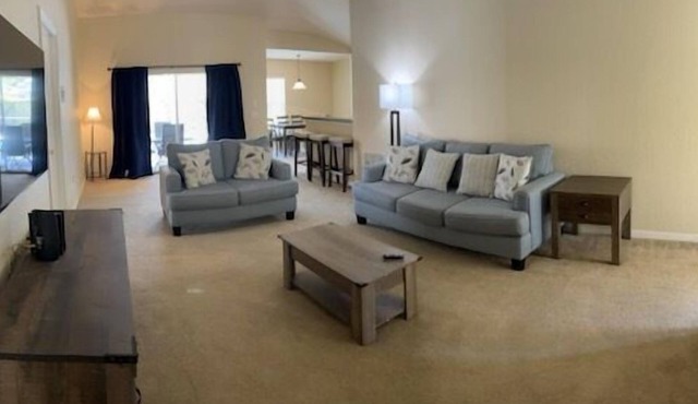 Lovely 3-Bedroom Pool With Spa in Clermont