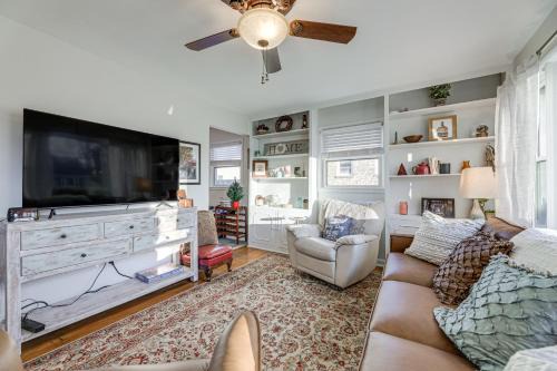 Lovely Lexington Home: 4 Mi to Downtown!