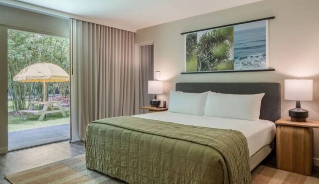 Lush Garden Retreat l Pool, Urban Bikes & Curated Island Experiences