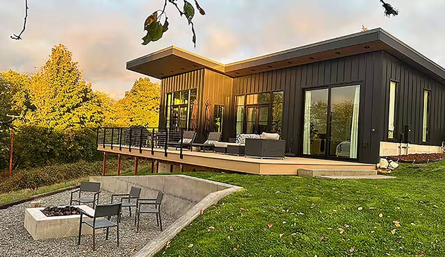 Luxury Modern Retreat w/Puget Sound Views, Gourmet Kitchen, Fire Pit on 3 Acres in Clinton