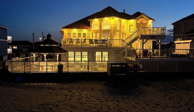 Luxury Multi-Level Oceanfront- Salt Water POOL- Heated Option &SPA, PET Friendly in Virginia Beach