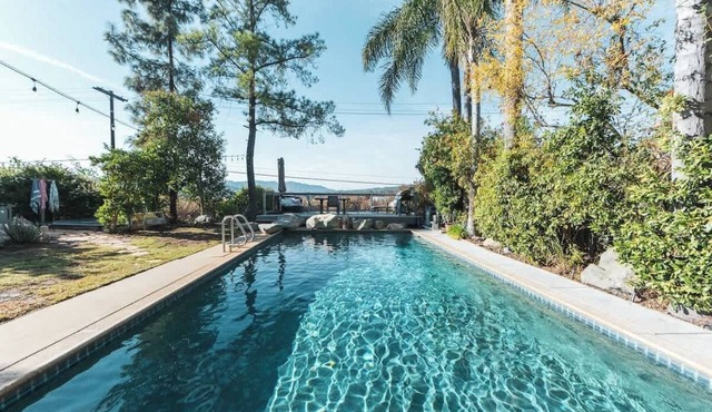 Luxury Villa w/Pool, Mountain Views near NASA in Altadena