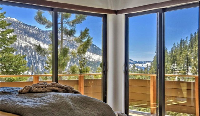 Lx40 Tahoe Mountain view new build in Stateline