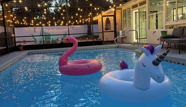 Mediterranean Style 3BR w/Pool, Fire Pit & Private Suite in Spring Hill