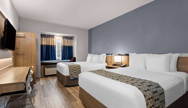 Microtel Inn & Suites by Wyndham Zephyrhills in Zephyrhills
